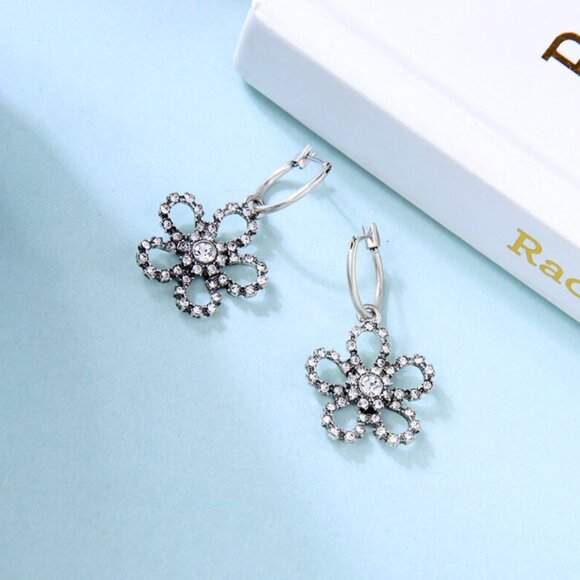 SILVER FLOWER EARRINGS - Picture 6 of 10